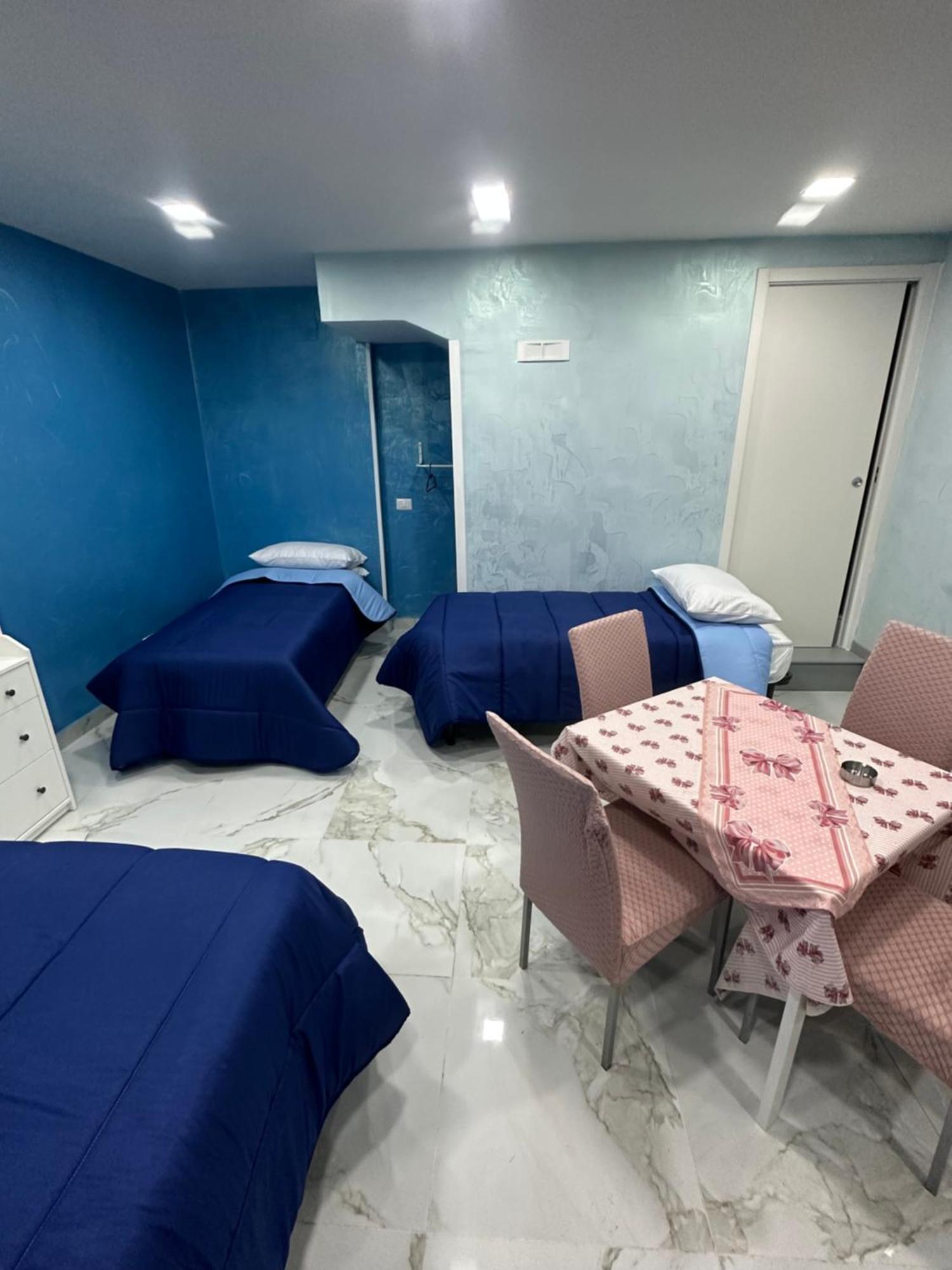Blue House Apartment Naples Luaran gambar