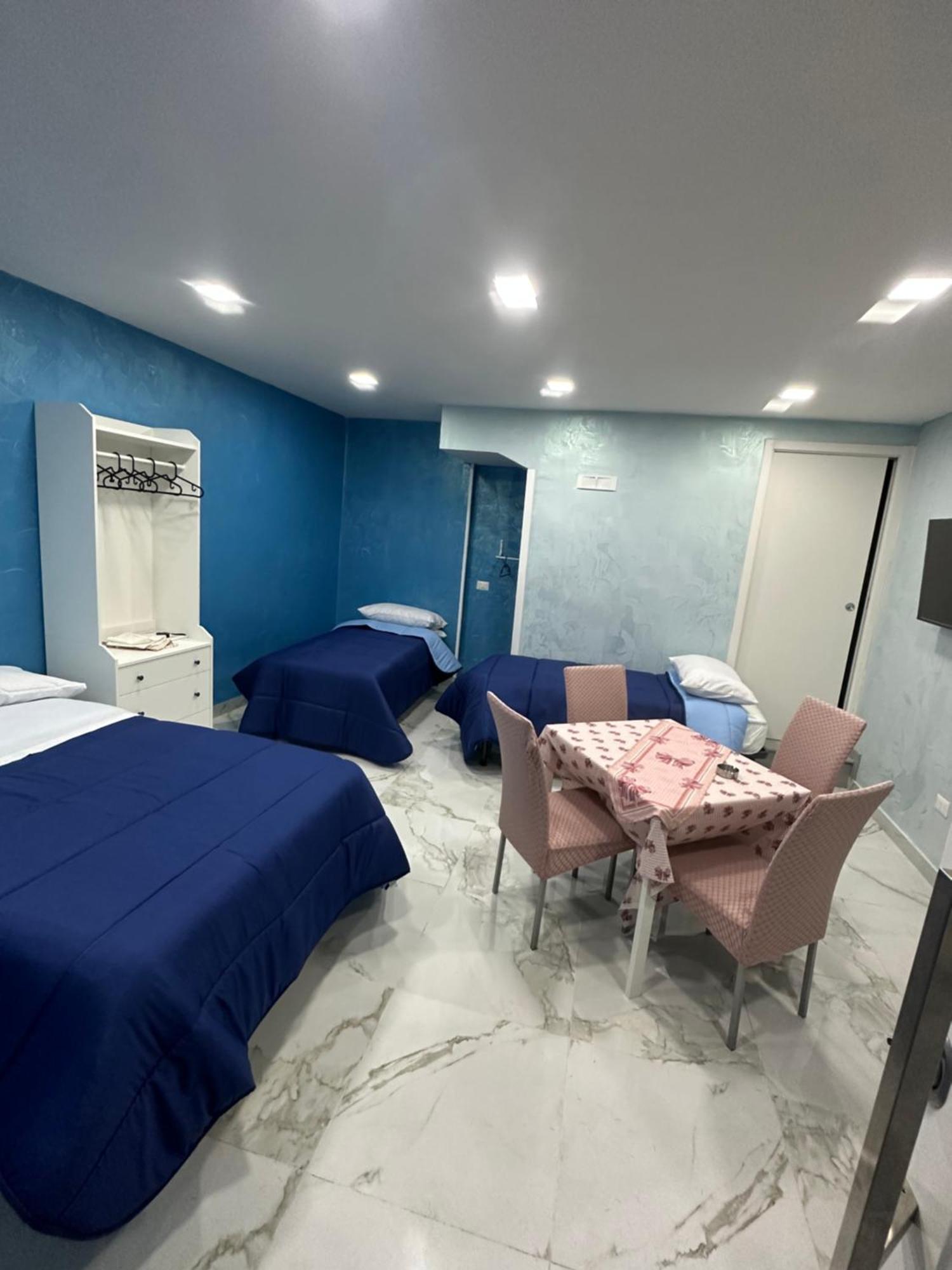 Blue House Apartment Naples Luaran gambar